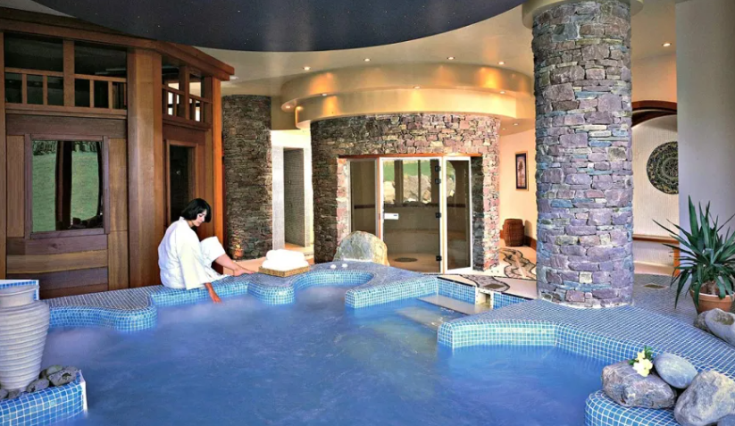 An Svuit Teirmeach ag an Delphi Resort. Pictiur Curtha ar fail