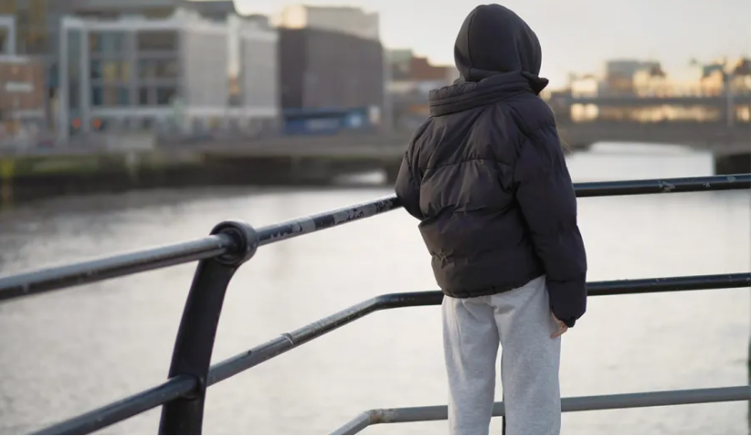 Duine gan didean. Pictiur Shutterstock