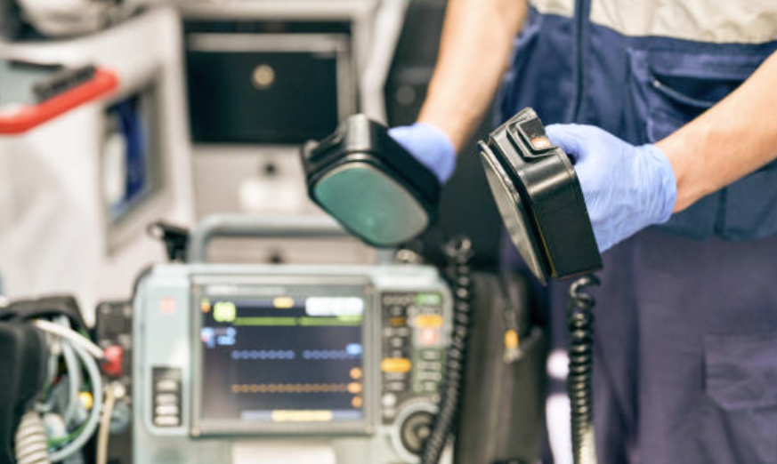 Nuair a bhíonn damáiste déanta don chroí agus nach féidir leis pumpáil i gceart, bailíonn leacht sna scamhóga