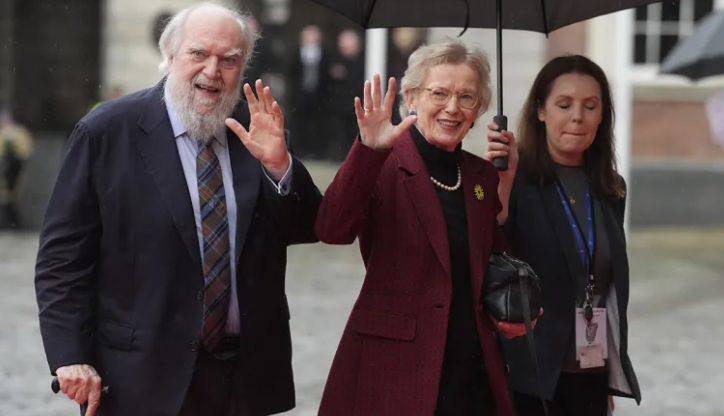 Iar-uachtarán Mary Robinson lena fear céile Nick Robinson. Pictiúr: Brian Lawless/PA Wire