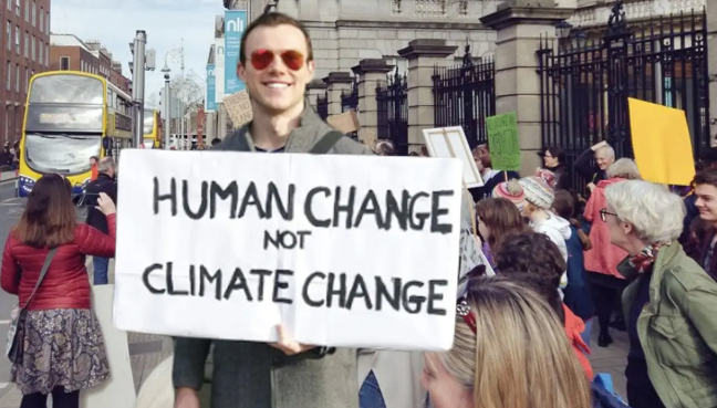 'Tá an deis agus na hacmhainní ag Éire athrú a dhéanamh