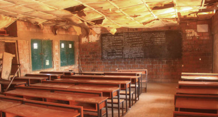 Tharla an fuadach cúpla lá i ndiaidh do ghunnadóirí ionsaí a dhéanamh ar mheánscoil ag fuadach 25 páiste