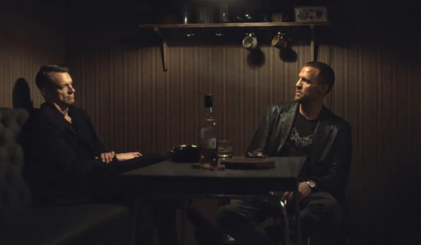 Detective Hole. Pictiur