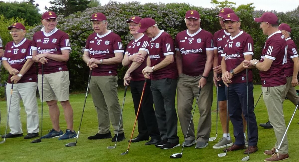 GAA 70s Reabhloid Shoisialta Galway 70s team Dublin 70s team celebrate the 1974 All Ireland final in 2024