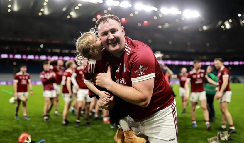 Laoch CLG: Joe Coleman lena iníon, Darcy. Pictiúr: Thomas Flinkow/Sportsfile
