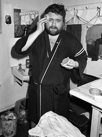 Brendan Grace ag ullmhú dá sheó