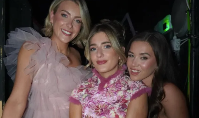 Le Síomha Ní Ruairc agus Doireann Ní Ghlacáin