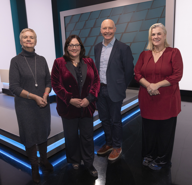 Ag seoladh na comhpháirtíochta straitísí nua idir TG4 agus Údarás na Gaeltachta bhí Cathaoirleach TG4, Anna Ní Ghallchóir, Cathaoirleach Údarás na Gaeltachta, Siobhán Ní Ghadhra, Ceannasaí TG4, Deirdre Nic Choistín agus Príomhfheidhmeannach Údarás na Gaeltachta, Tomás Ó Síocháin