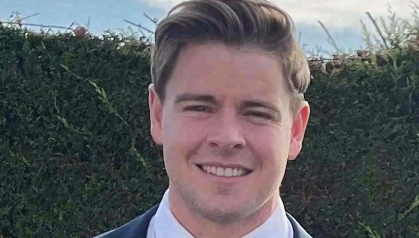 Badh fear Eireannach ar thra san Astrail oiche chinn bliana. Pictiur RIP.ie