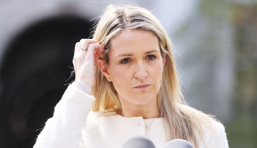 Helen McEntee, a bhí ina haire oideachais ag an am