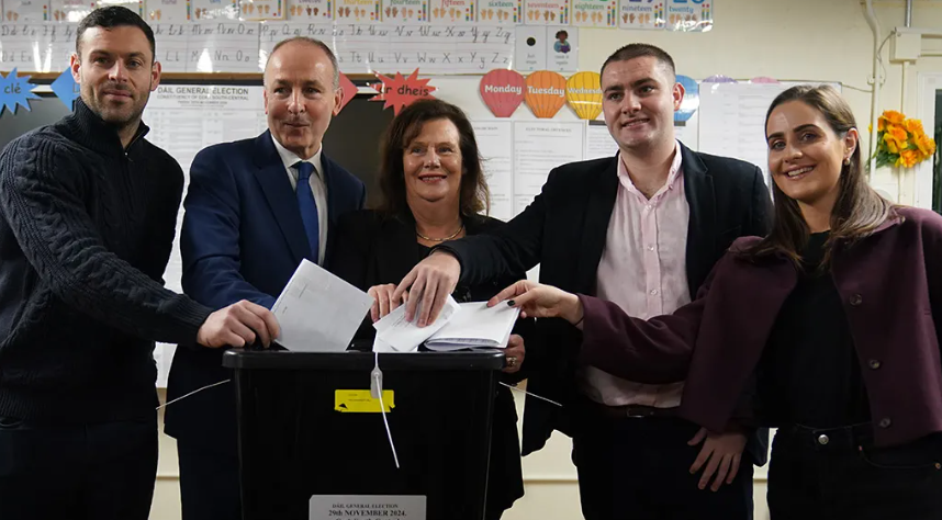 Is tuismitheoirí é féin agus Mary do thriúr clainne eile, Micheál Aodh, Aoibhe agus Cillian. Pictiúr: Jacob King/PA Wire