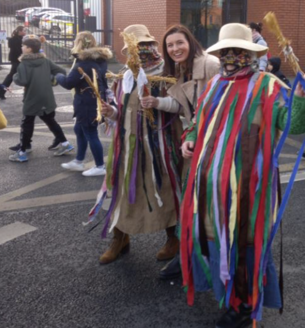 Is lá mór ceiliúrtha é i gCluain Dolcáin gach bliain