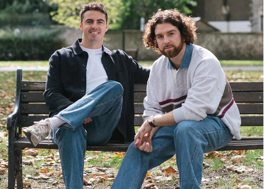 Tir. Bunaitheoiri John Slattery agus Sean Deane