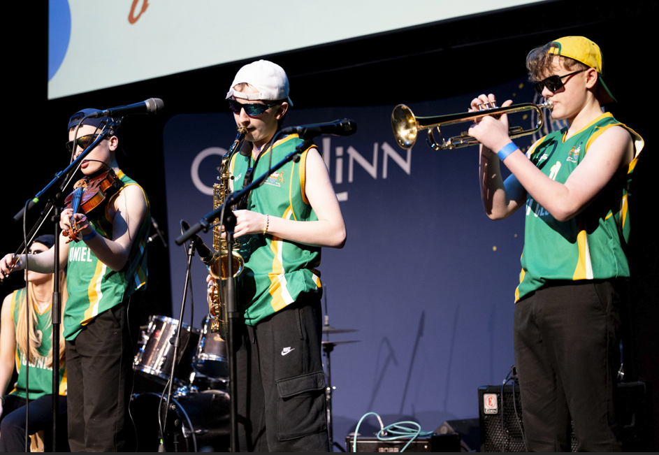 'Na Breá Úr Nua' Gaelcholáiste Chéitinn, Cluain Meala