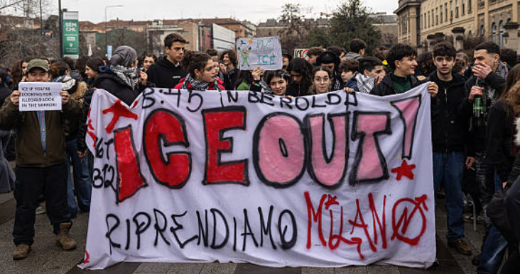 Bhí agóid mhór i gcoinne ICE