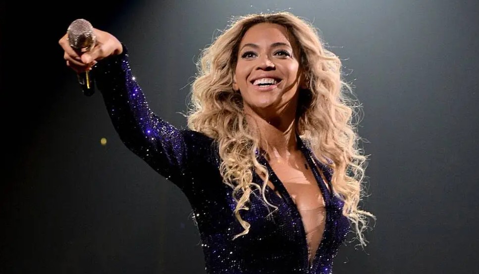 Beyonce Daoine cailiuila is saibhre