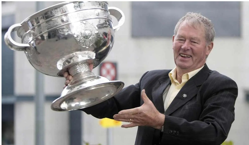 Mícheál Ó Muircheartaigh 