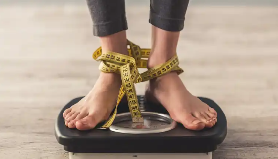 Tugann speisialtóirí cothaithe (nutrition) le fios gur féidir go mbeadh sé deacair 'Keto diet' a choinneáil le himeacht ama