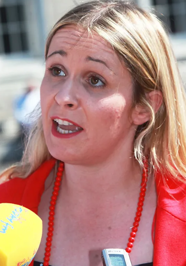 Carol Nolan ag caint faoi phraghsanna fuinnimh