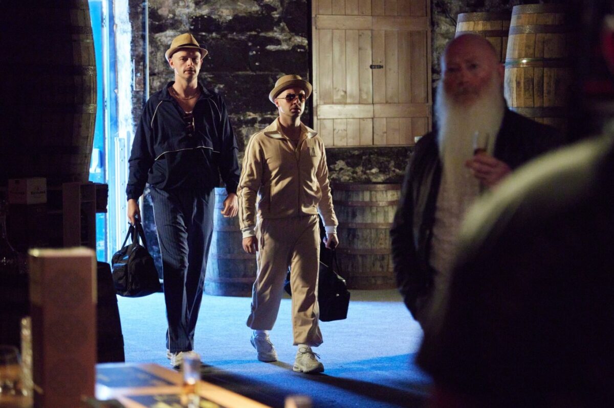 The Young Offenders le filleadh ar RTÉ ar Aoine an Chéasta. Pictiúr: RTÉ/Curtha ar fáil.