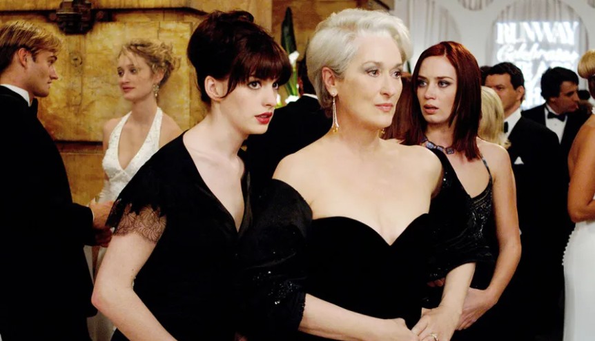 Anne Hathaway Meryly Streep agus Emily Blunt sa Devil Wears Prada. Pictiur Barry Wetcher20th Century