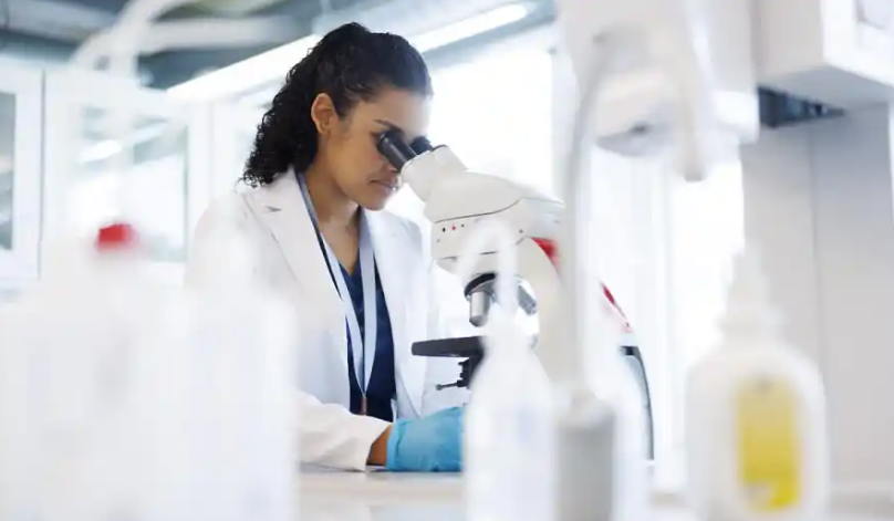 Fuair ​​taighde suntasach amach go bhféadfadh APOE a bheith freagrach as níos mó ná 90% de chásanna galar Alzheimer.