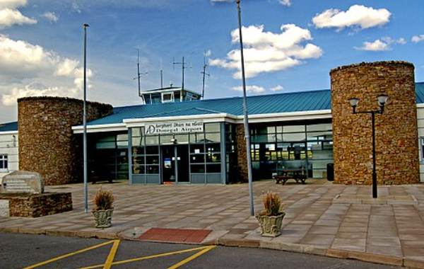 Beidh na heitiltí fós ag teacht go dtí Aerfort Dhún na nGall, An Charraig Fhinn