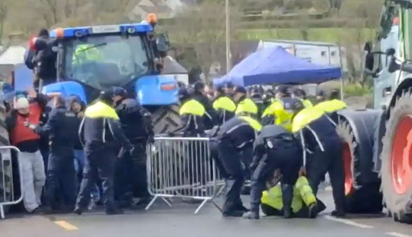 Dúirt sé gur léirigh roinnt urlabhraithe do na hagóideoirí tuairimí frith-inimirceacha 