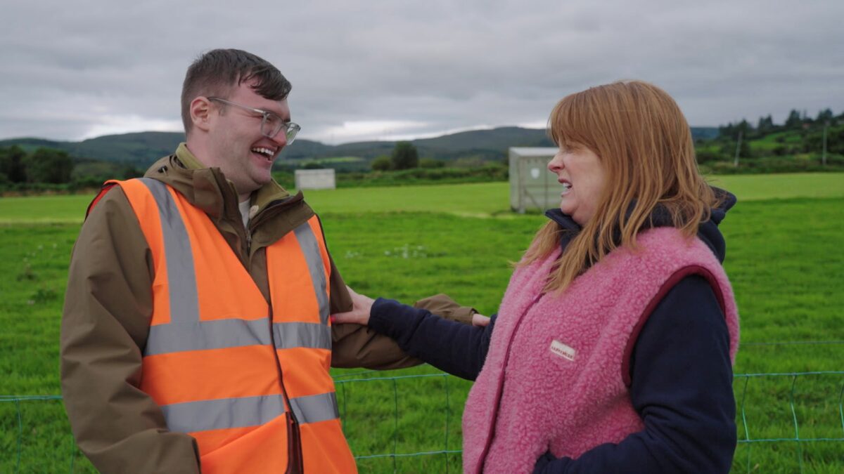 Hugh Carr agus Blathaid Ni Chofaigh. Pictiur TG4Curtha ar fail