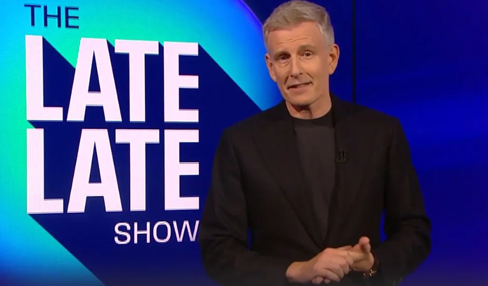 Patrick Kielty ag cur The Late Late Show i láthair. Pictiúr RTÉ