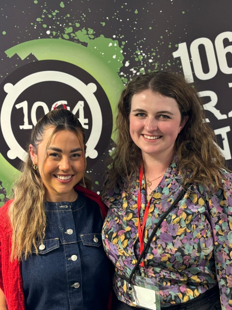 Roisin Ni Mhaolain agus Laura Heeney