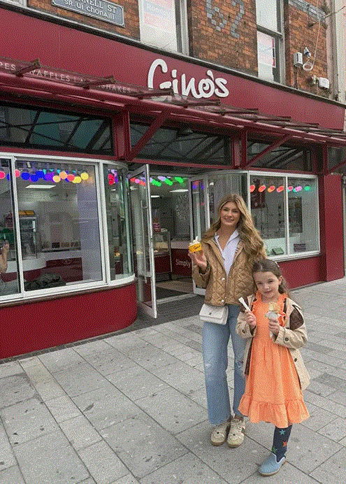 Inionacha Jamie Lynn Spears ag baint sult as Ginos ar Shraid Ui Chonaill i gCathair Luimnigh. Pictiur InstagramJamie Lynn Spears