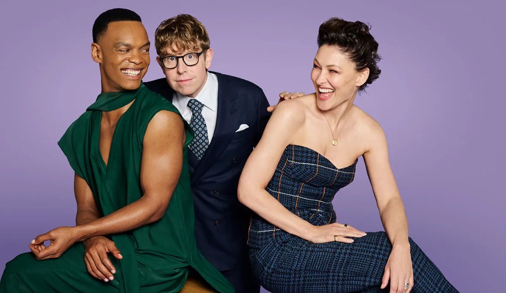 Johannes Radebe, Josh Widdicombe, Emma Willis, láithreoirí Strictly Come Dancing. Pictiúr BBCRay Burmiston