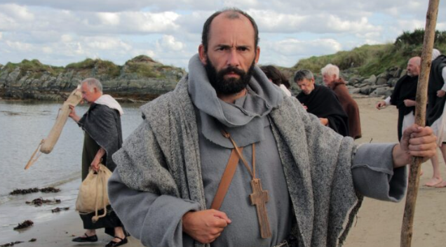 Pictiúr ó shraith TG4, Colmcille - An Naomh Dána, atá ar an seinnteoir