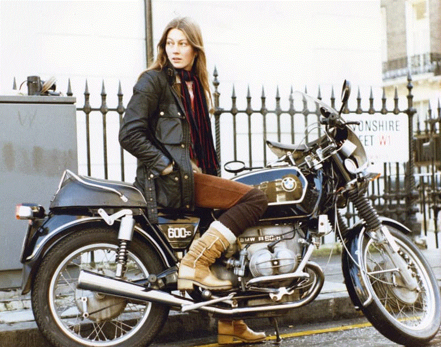 Elspeth Beard ar a BMW 6006