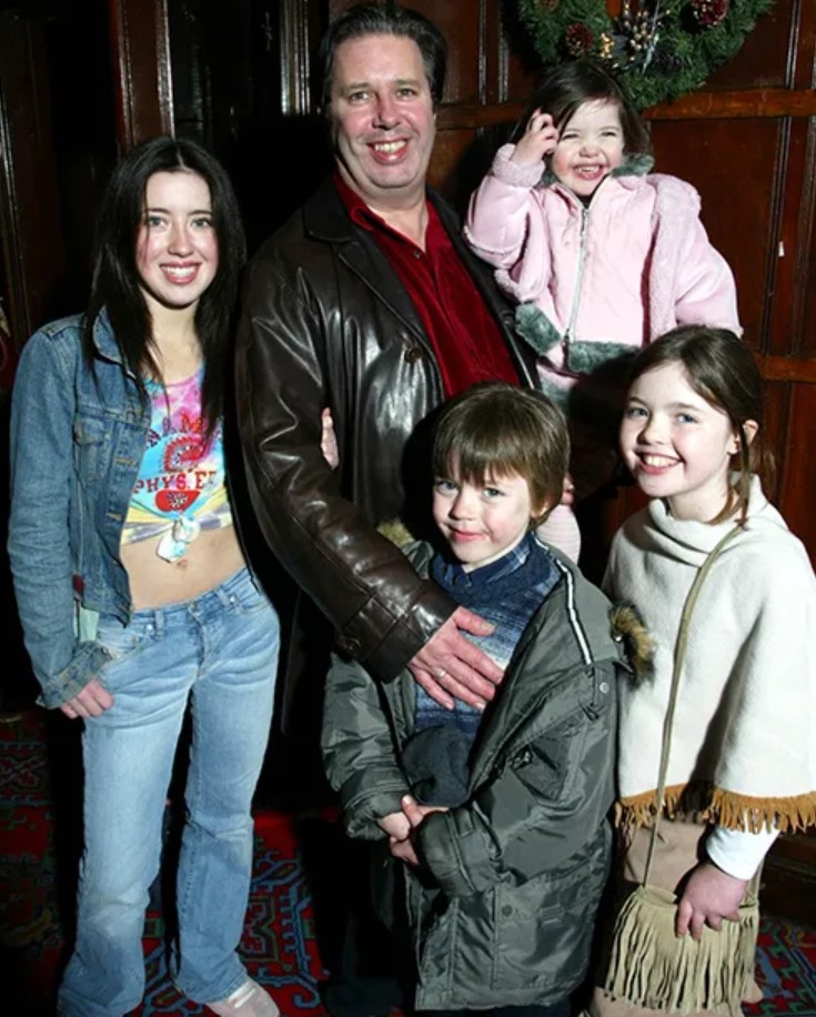 Bonnie Ryan with her dad Gerry and her siblings Lottie Elliot and Babette. Pic Marc OSullivanCollins Agency