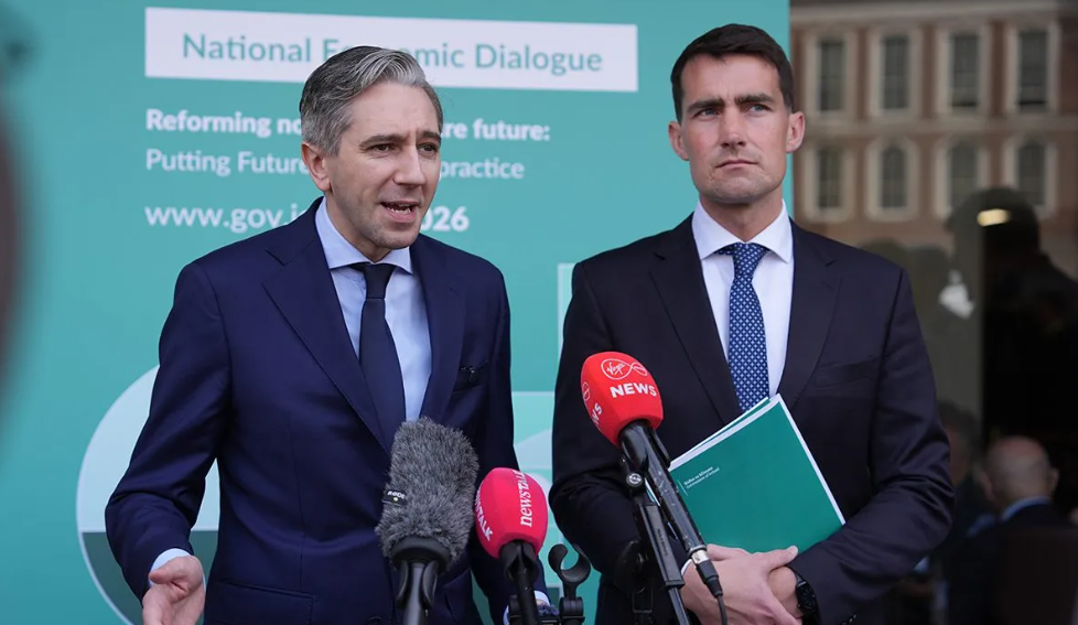 Fograíofar Buiséad 2027 ar an 6 Dheireadh Fómhair. Pictiúr PA Images